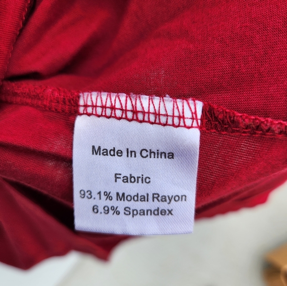 Bearsland red nursing shirt size XL (4 for $20 closet bundle) - Picture 5 of 7